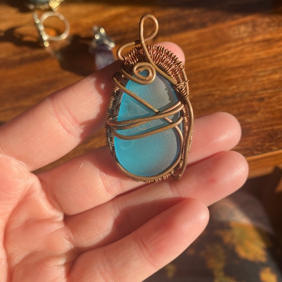 Elegant Blue Wire-Wrapped Pendant - Picture 2 of 2